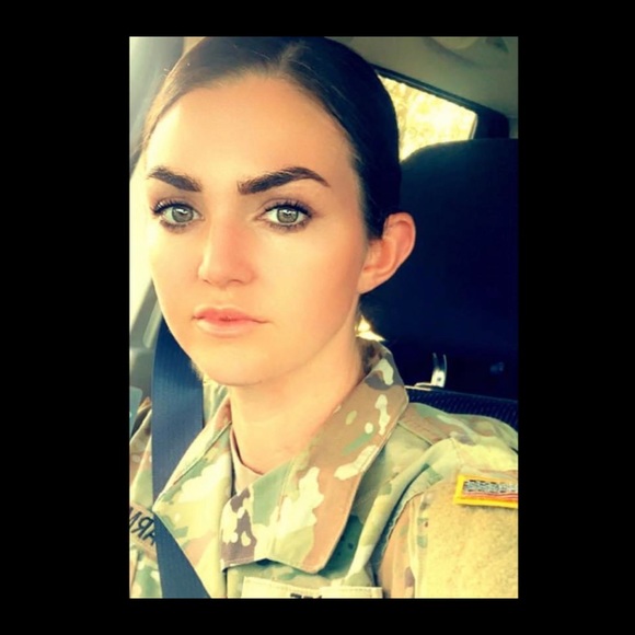 Meet Me❤️😘💁🏻👠🤘‼️ - Picture 4 of 5